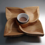 Činija u obliku cveta